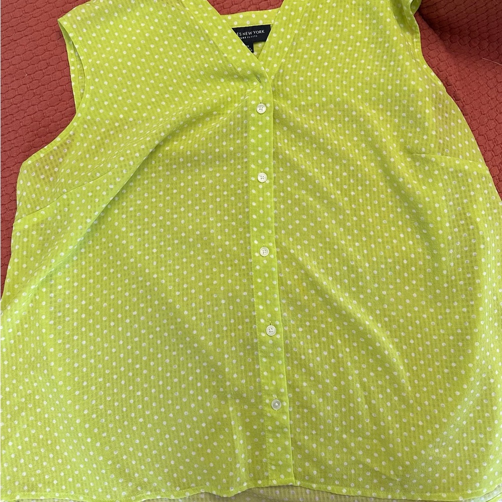 Jones New York Signature Petite Lime Green Polka Dot Sleeveless Blouse